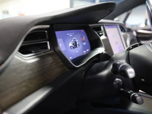 Used 2016 Tesla Model X 90D AWD/4WD image 27