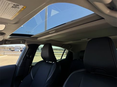 Used 2024 Toyota Prius Limited image 25