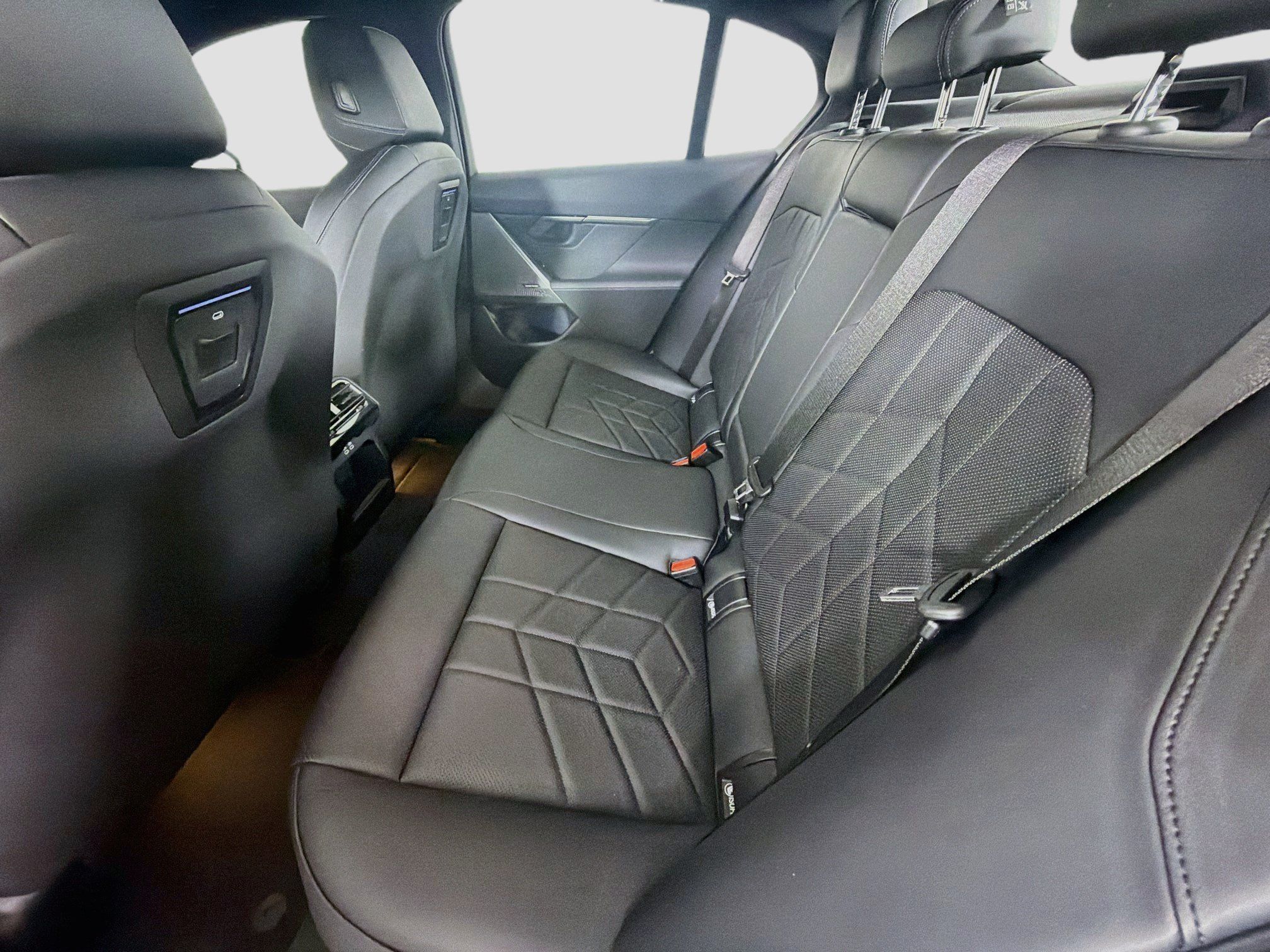 Used 2026 BMW 530i w/ Premium Package RWD image 28