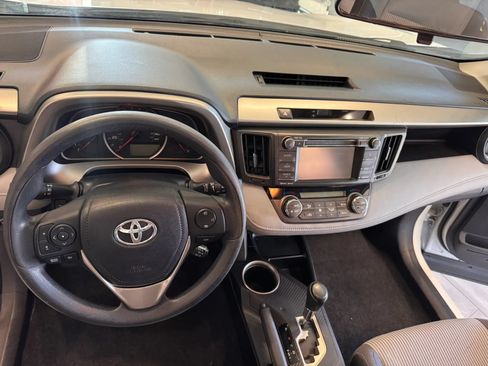 Used 2013 Toyota RAV4 XLE AWD/4WD image 31