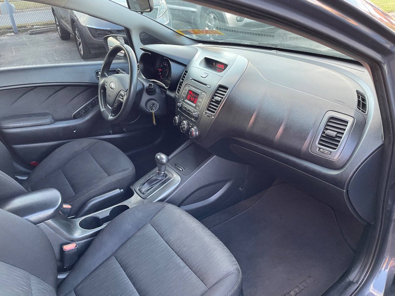 Used 2016 Kia Forte LX FWD image 27