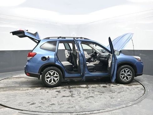 Used 2020 Subaru Forester Premium image 43