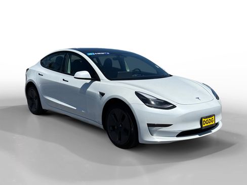 Used 2023 Tesla Model 3 Standard Range RWD image 7