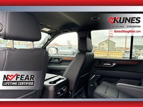 Used 2025 GMC Yukon Denali image 39