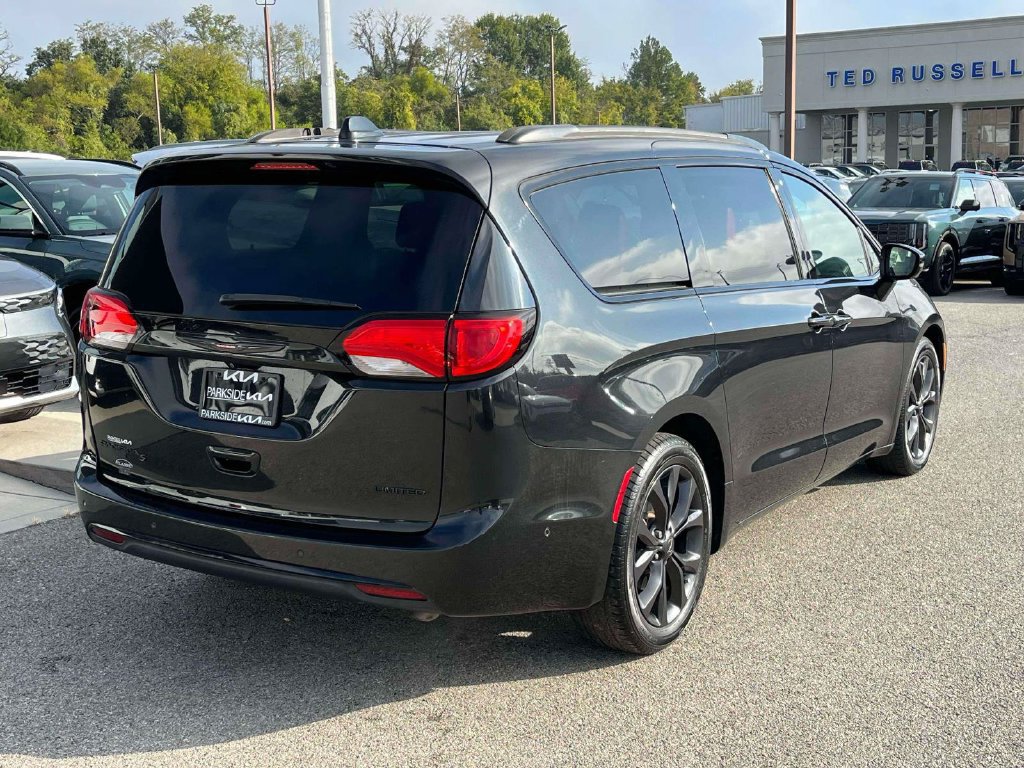Used 2020 Chrysler Pacifica Limited w/ Quick Order Package 27H Red S FWD image 28