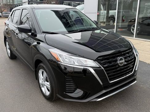 Used 2025 Nissan Kicks Play S image 11