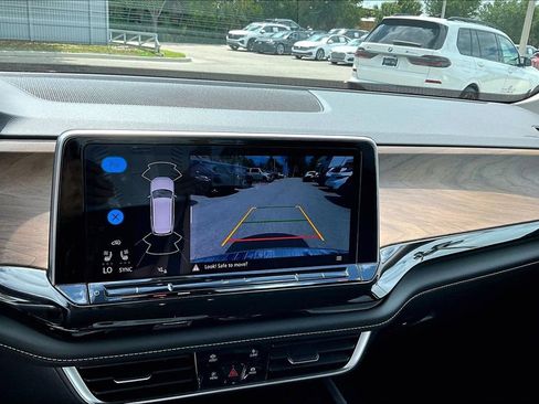 Certified 2026 Volkswagen Atlas SE image 27