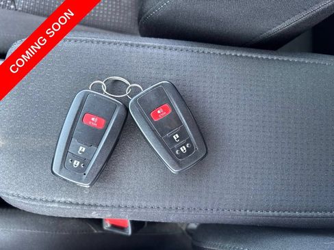 Used 2022 Toyota Prius LE FWD image 24