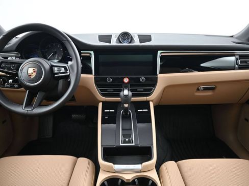 Used 2026 Porsche Macan AWD/4WD image 9