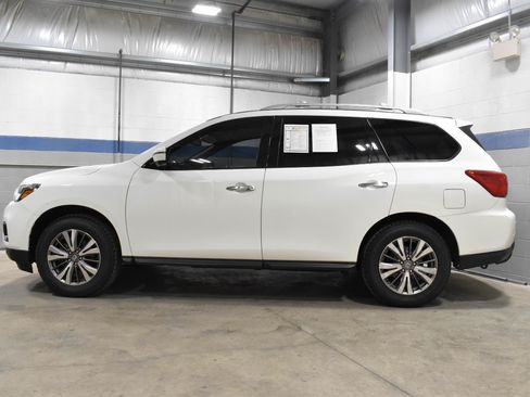 Used 2019 Nissan Pathfinder SL AWD/4WD image 24