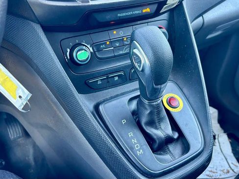 Used 2019 Ford Transit Connect XL FWD image 17