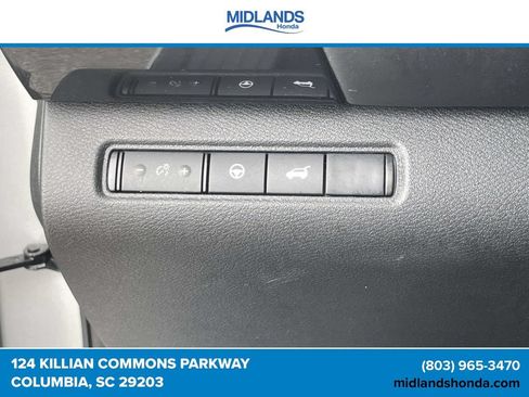 Used 2025 Nissan Pathfinder SV FWD image 18