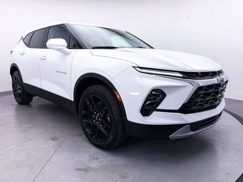 Used 2024 Chevrolet Blazer LT FWD image 8