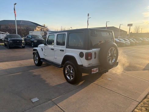 Used 2021 Jeep Wrangler Unlimited Sahara w/ Dual Top Group image 15