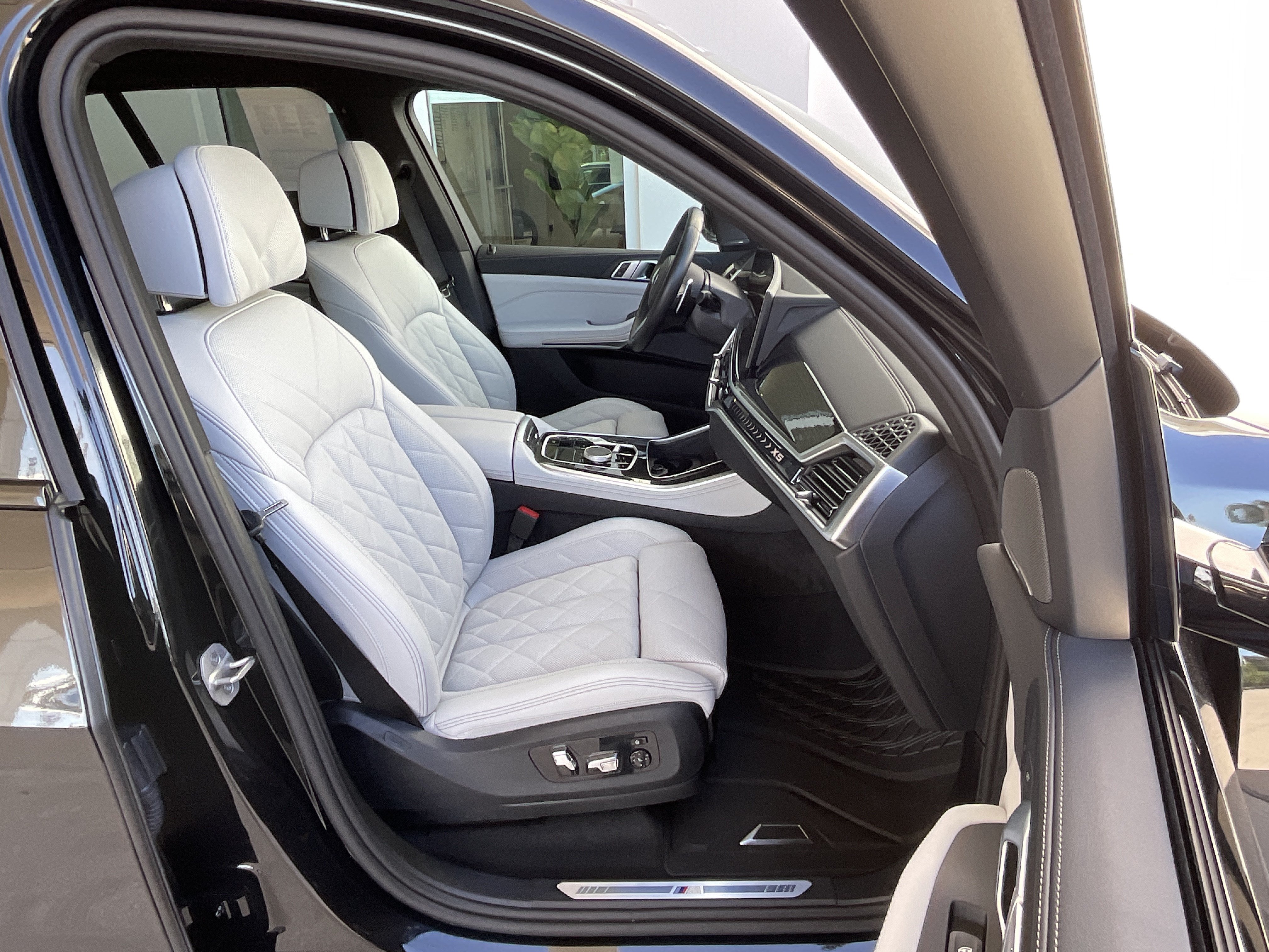 Certified 2025 BMW X5 sDrive40i w/ M Sport Package RWD image 22