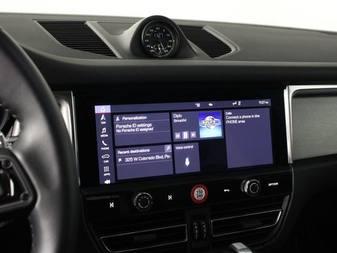 Certified 2026 Porsche Macan AWD/4WD image 13