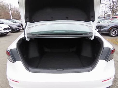 Certified 2025 Honda Accord SE image 10