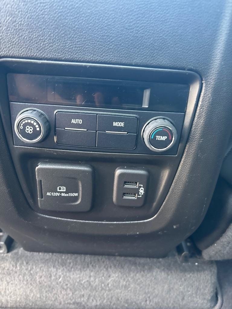 Used 2019 Buick Enclave Essence FWD image 17