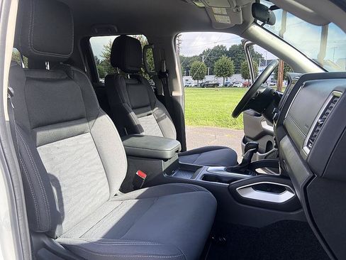 Certified 2024 Nissan Frontier SV w/ SV Convenience Package RWD image 17