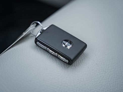 New 2026 Volvo V60 B5 Cross Country Plus w/ Protection Package Premier image 42