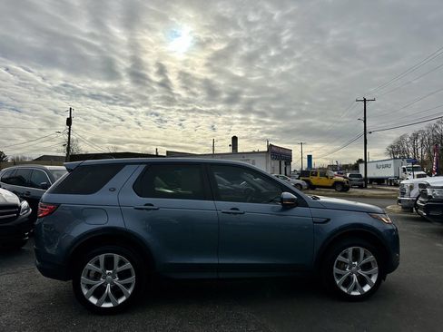Used 2020 Land Rover Discovery Sport SE image 28