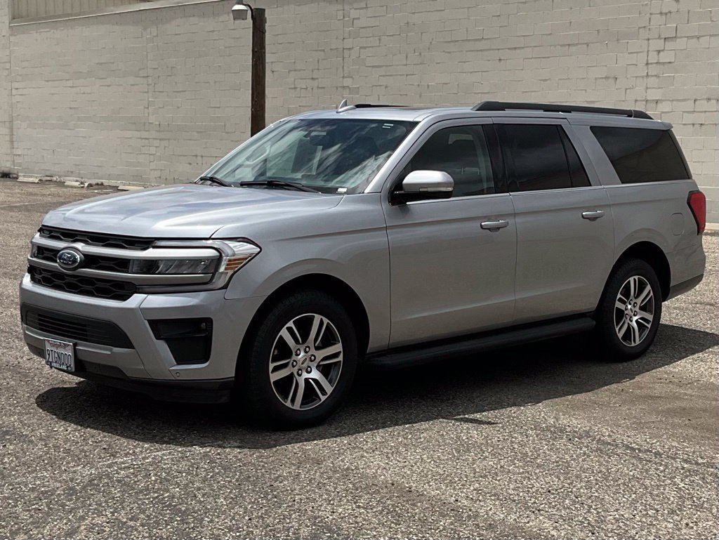 Used 2024 Ford Expedition Max XLT AWD/4WD image 2
