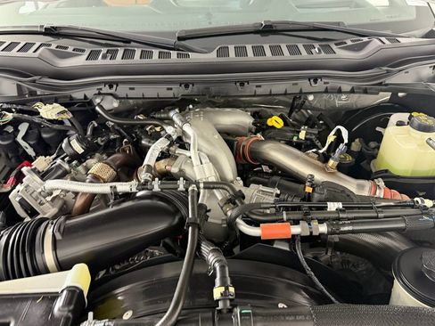 Used 2024 Ford F350 Platinum image 32