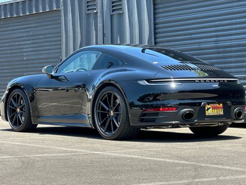 Used 2023 Porsche 911 Carrera T RWD image 3