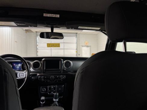 Used 2021 Jeep Wrangler Unlimited Sahara image 22