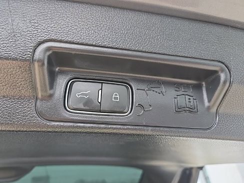 Used 2022 Ford Explorer ST-Line image 97