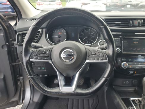 Used 2021 Nissan Rogue Sport SV FWD image 25