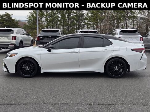 Used 2021 Toyota Camry XSE image 4