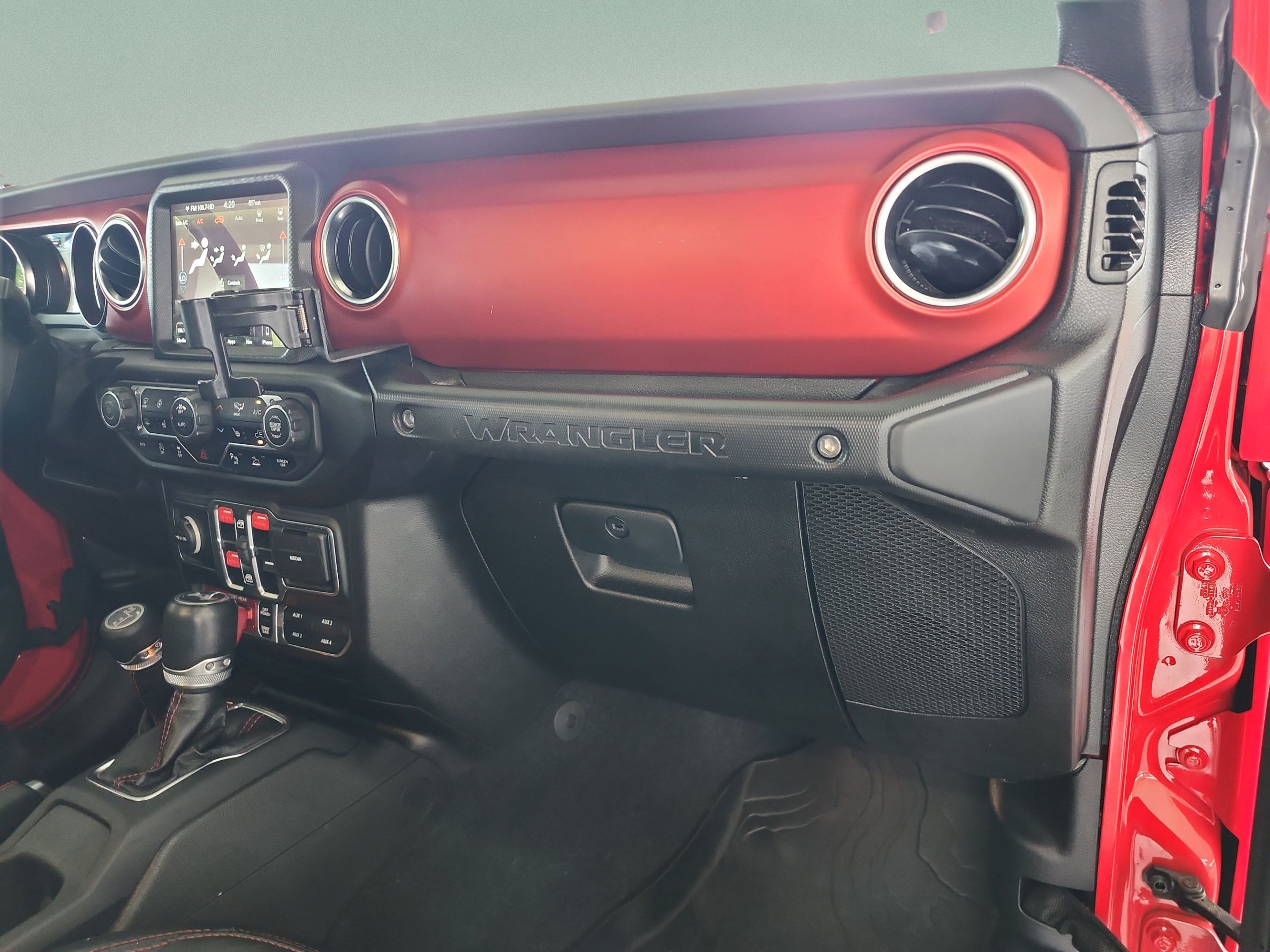 Used 2022 Jeep Wrangler Unlimited Rubicon w/ Xtreme Recon 35" Tire Package AWD/4WD image 21