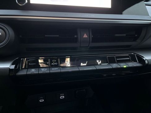 Used 2025 Toyota Prius LE image 24