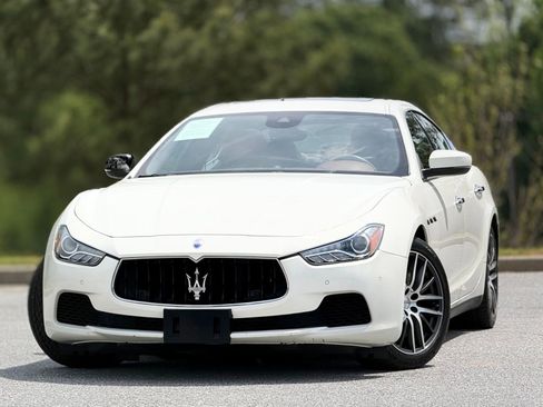 Used 2017 Maserati Ghibli S Q4 AWD/4WD image 2