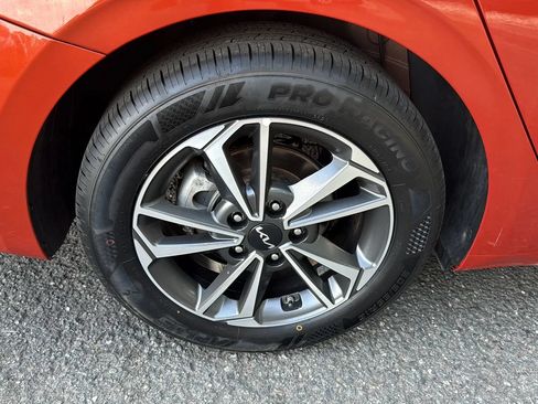 Used 2023 Kia Forte LXS w/ LXS Technology Package FWD image 11