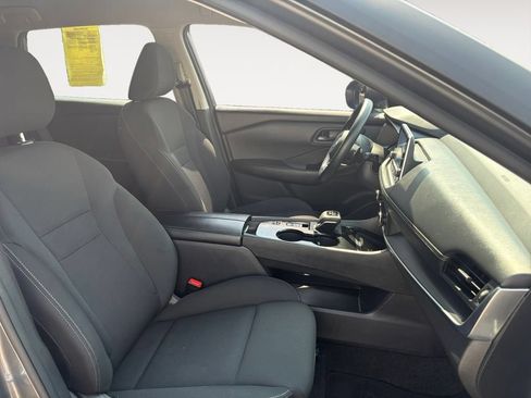 Used 2024 Nissan Rogue S FWD image 15