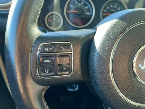 Used 2016 Jeep Wrangler Unlimited Sahara AWD/4WD image 18