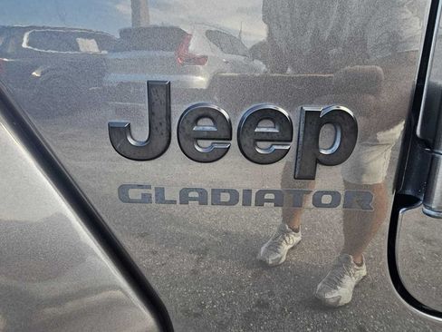 Used 2021 Jeep Gladiator Sport AWD/4WD image 16