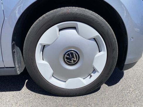 Used 2025 Volkswagen ID. Buzz 1st Edition image 11