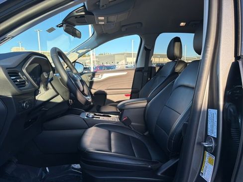 Certified 2022 Ford Escape SEL image 9