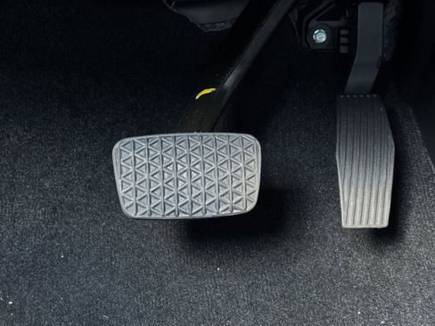 Used 2026 Chevrolet Equinox EV LT image 39