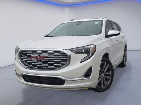 Used 2020 GMC Terrain Denali w/ Denali Premium Package image 2