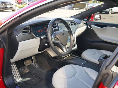 Used 2015 Tesla Model S AWD image 15