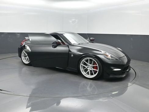 Used 2018 Nissan 370Z NISMO RWD image 33