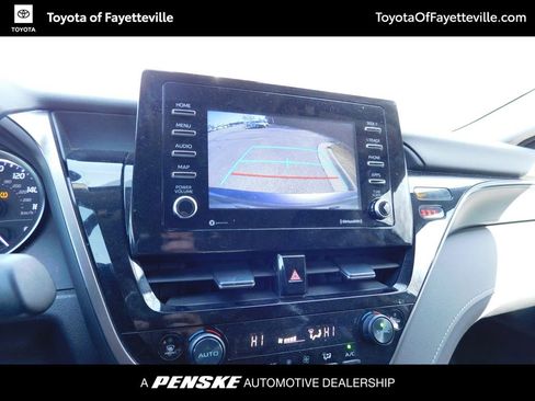 Used 2024 Toyota Camry SE image 10