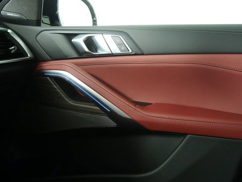 New 2026 BMW X6 xDrive40i w/ Climate Comfort Package image 30