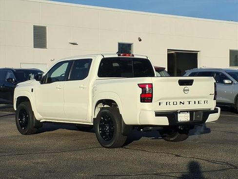 New 2026 Nissan Frontier SV w/ Tow Package AWD/4WD image 4
