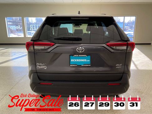 Used 2019 Toyota RAV4 XLE Premium image 6