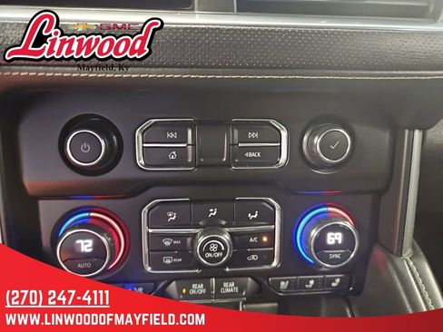 Used 2021 Chevrolet Tahoe Premier w/ Premium Package AWD/4WD image 26